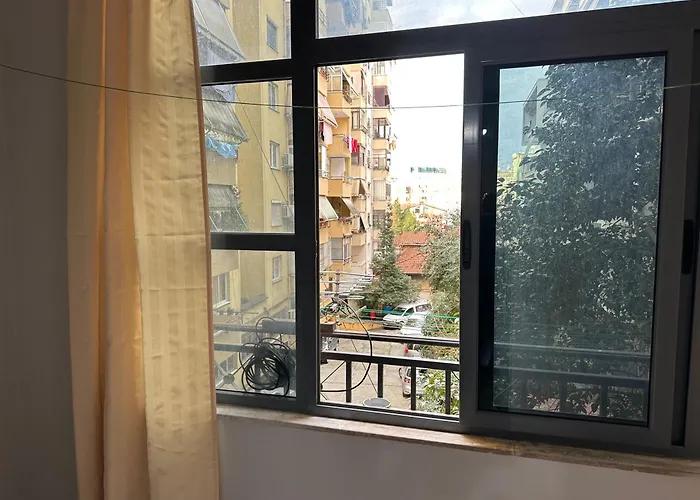 アパート Home2 ティラナ